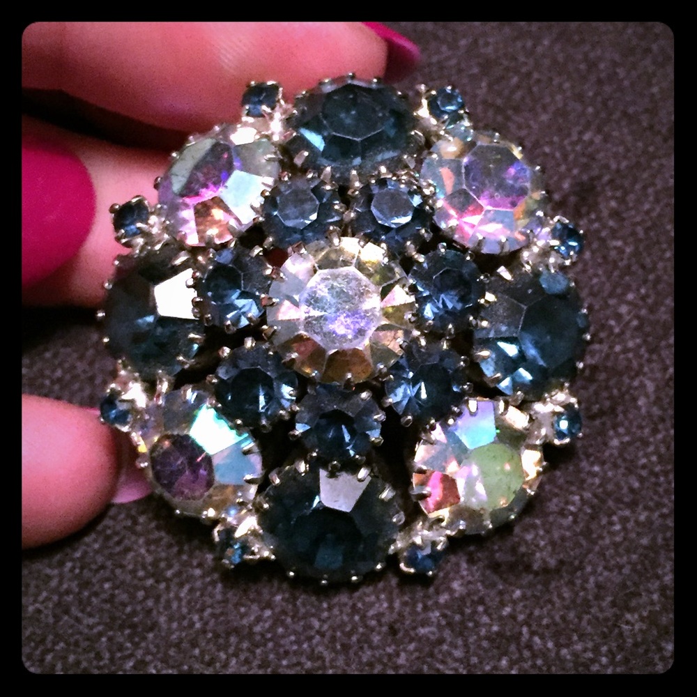 Beautiful 1950’s Vintage Brooch